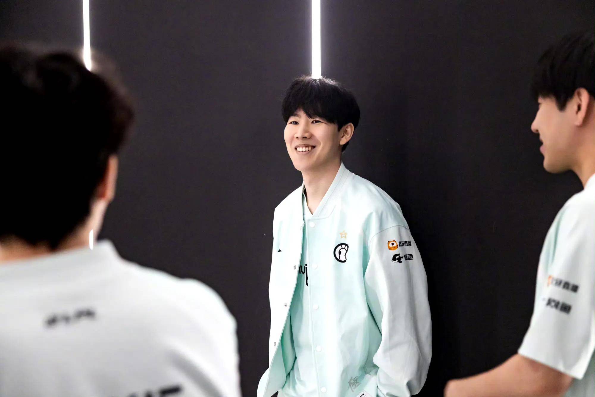 行业蓬勃发 行业蓬勃发