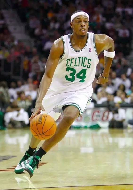 老鹰在防守 老鹰在防守